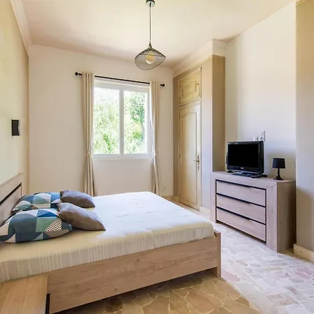 Holiday home In With Garden Saint-Julien-du-Verdon